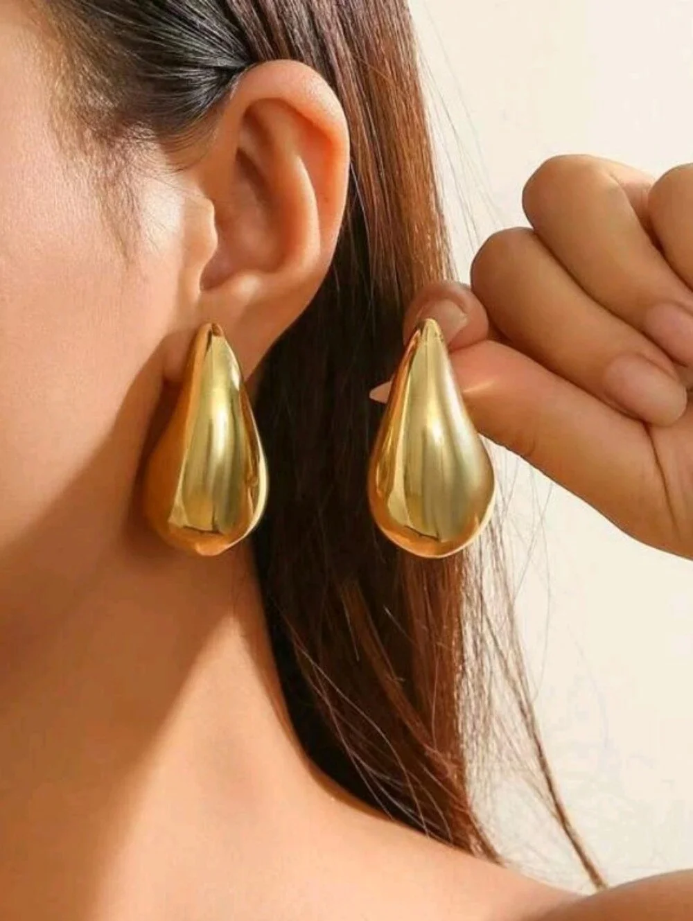 NEW! Minimalist Gold Teardrop Hoop Earrings - Elegant Women's Jewelry